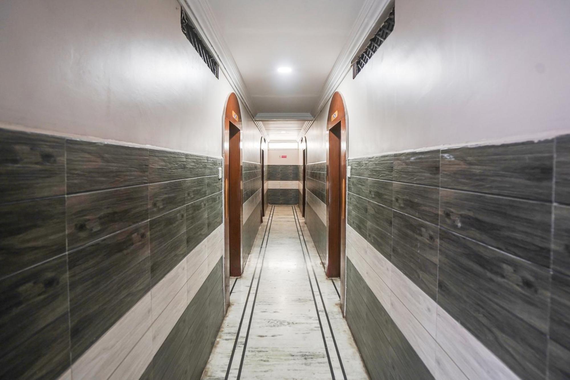 Akolia Super Hotel O Pithampur Formerly Ganga Residency מראה חיצוני תמונה