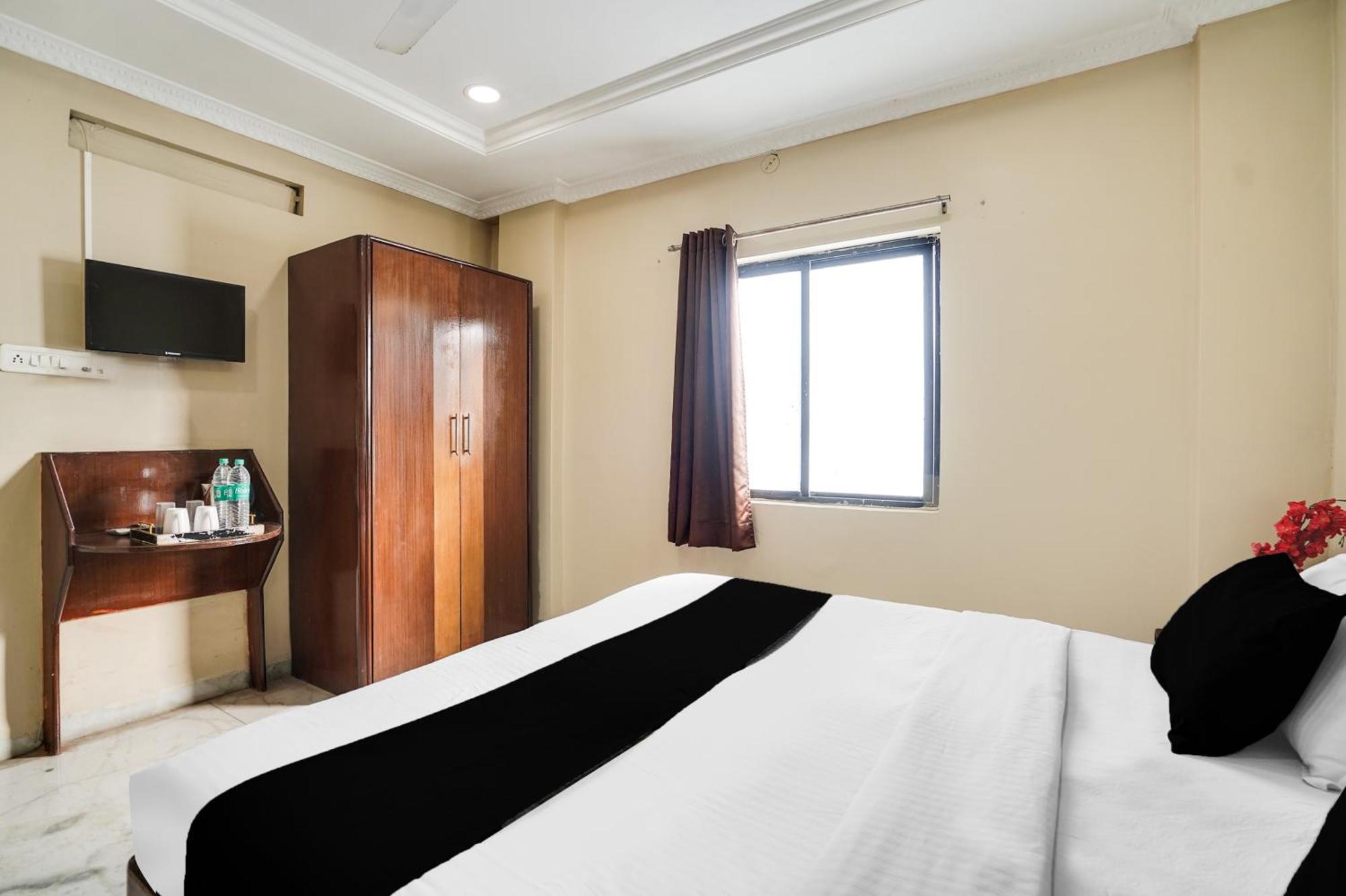 Akolia Super Hotel O Pithampur Formerly Ganga Residency מראה חיצוני תמונה